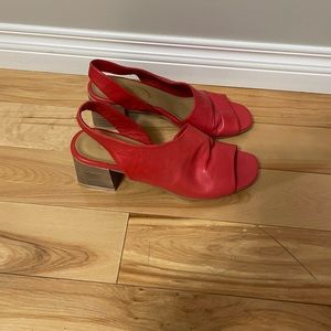 Bueno leather sandals size 9